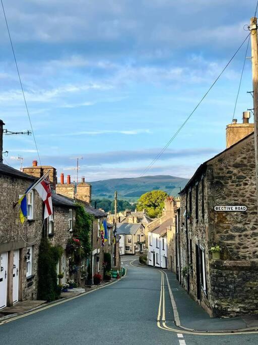 Spinners Cottage - Central Kirkby Lonsdale Retreat ภายนอก รูปภาพ